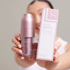 DR NAOMI Let It B
Hydrating Serum to rehydrate, plump & glow.
